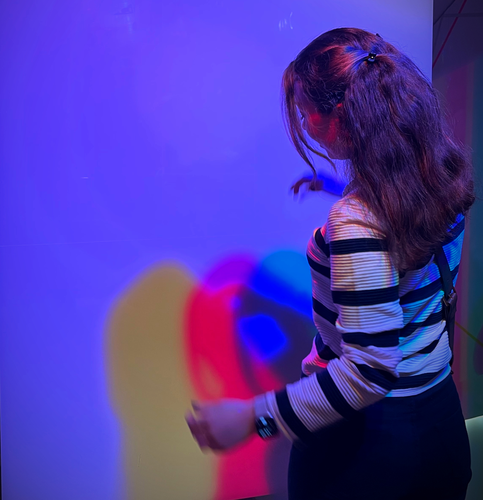 Gamze Kazaz working with light and color