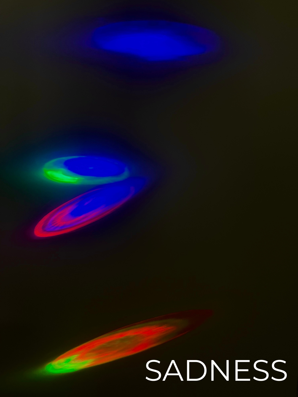 MoodSense — Heart-shaped light projection in red and green